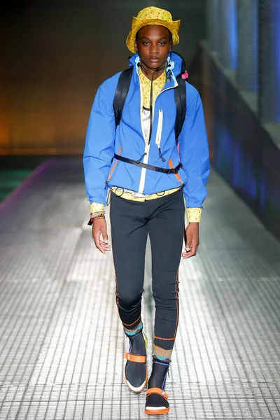 Look 7